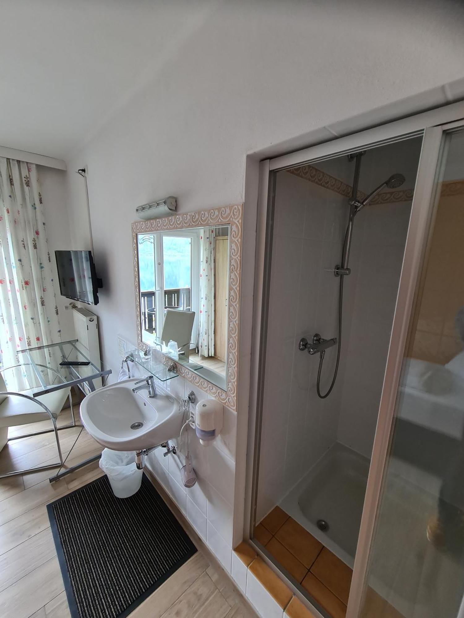 B&B Hallstatt Lake Obertraun Self Check In Ngoại thất bức ảnh